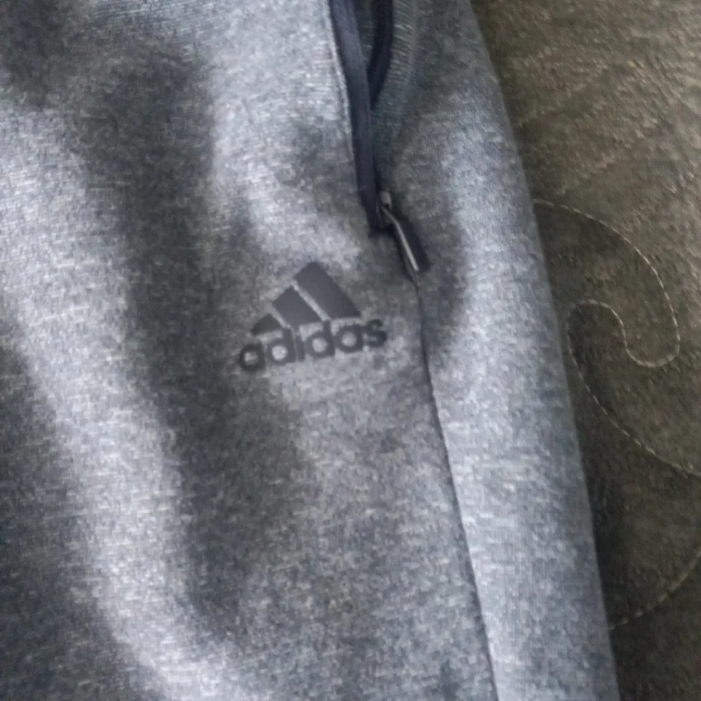 Adidas Sweatpants Size XS Youth Boy Grey Stripes Jogger - Picture 4 of 9